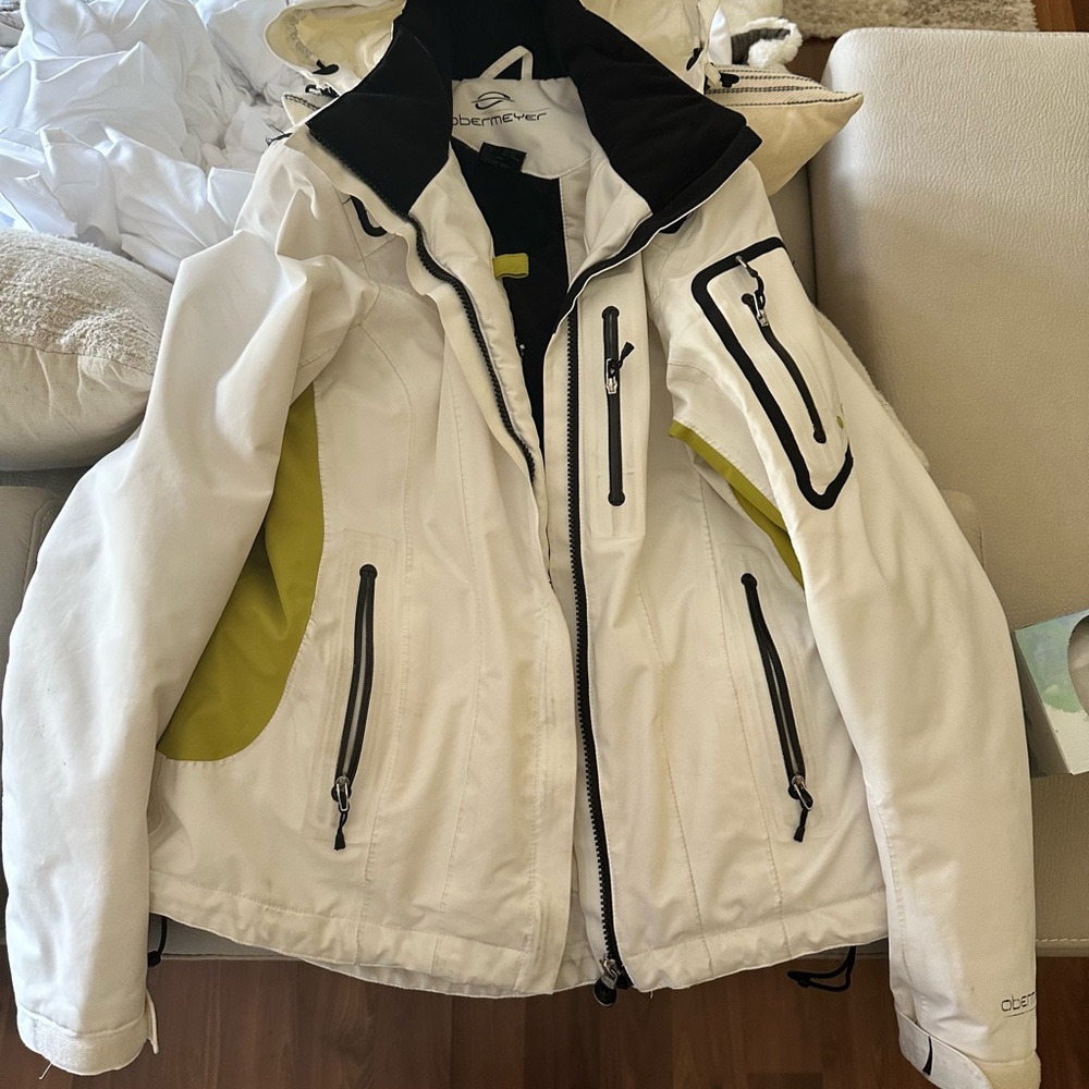 Obermeyer White and Yellow Ski Jacket with Modern Athletic Design